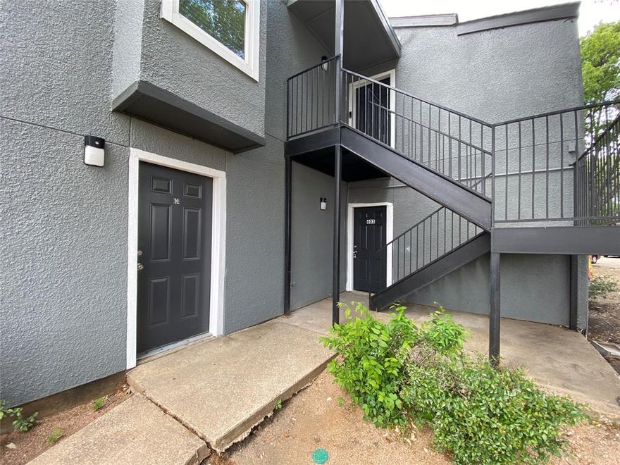 This beautifully updated unit offers an open floor plan filled with natural light, a cozy fireplace in the living room, and a spacious master suite featuring vaulted ceilings. Enjoy the added convenience of a private patio with extra storage and parking just steps from your door.

Don’t miss out on this exceptional opportunity—apply today!