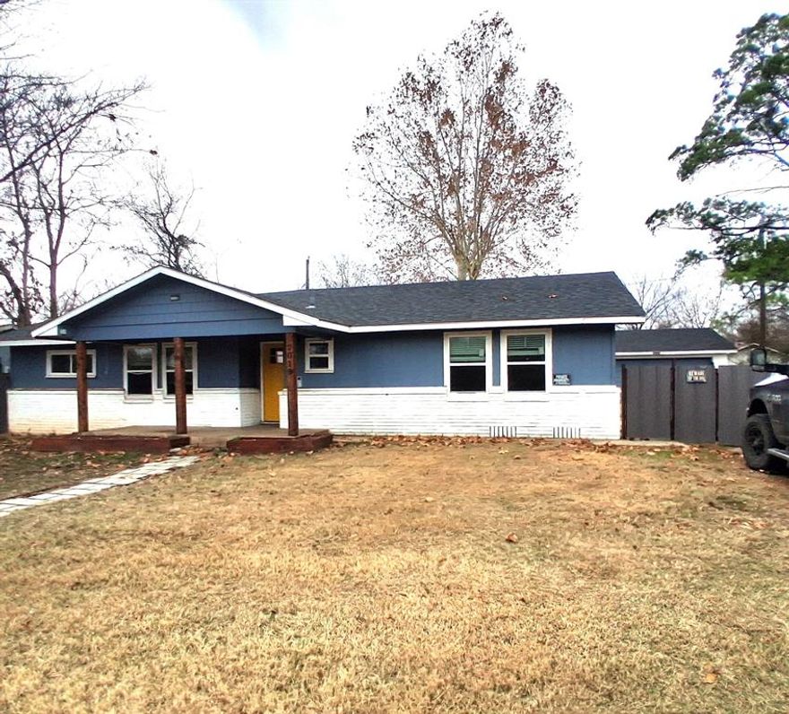 HUD Owned Home FHA Case# 513-260946. Sold AS-IS.  Great lake community neighborhood at Eagle Mountain Lake with a private boat ramp. This home is walking distance to the lake. 3-bedroom, 2 bath home in the Briar area.  Large, detached garage-workshop to park your boat in! Large lot with trees; country living at its best! You are far enough away to see wildlife yet close enough to go to town to shop and eat. This home is priced reasonably and won't last long! Schedule your showing today. Owner occupant buyers may be able to purchase this home with as little as $100 down when utilizing the HUD FHA Sales Incentive.