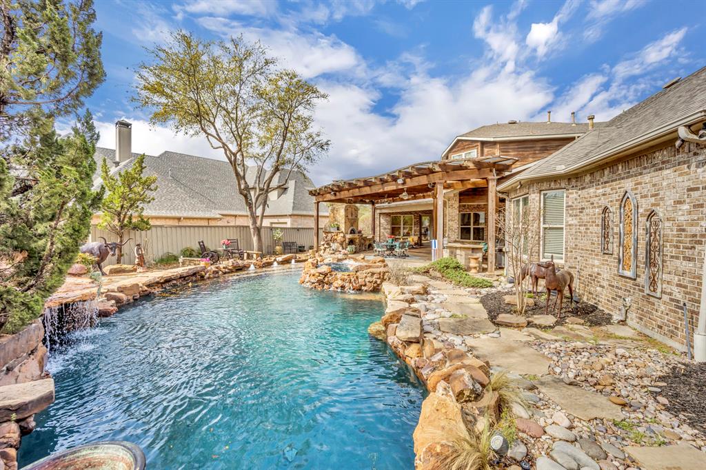 1 Lost Valley Court