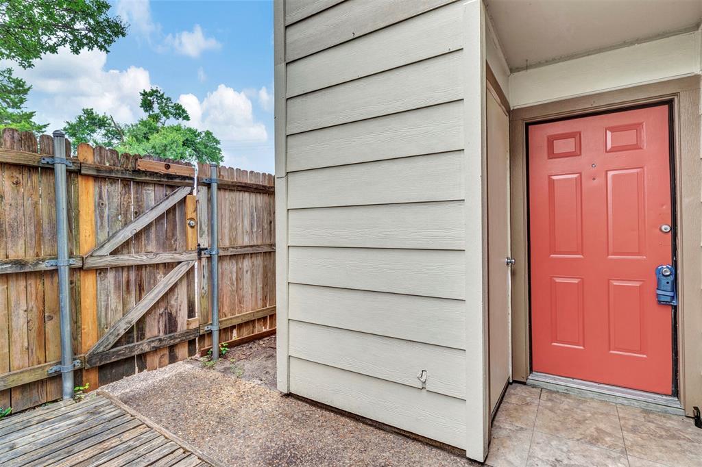 Springtree Crossing Condos - Residential