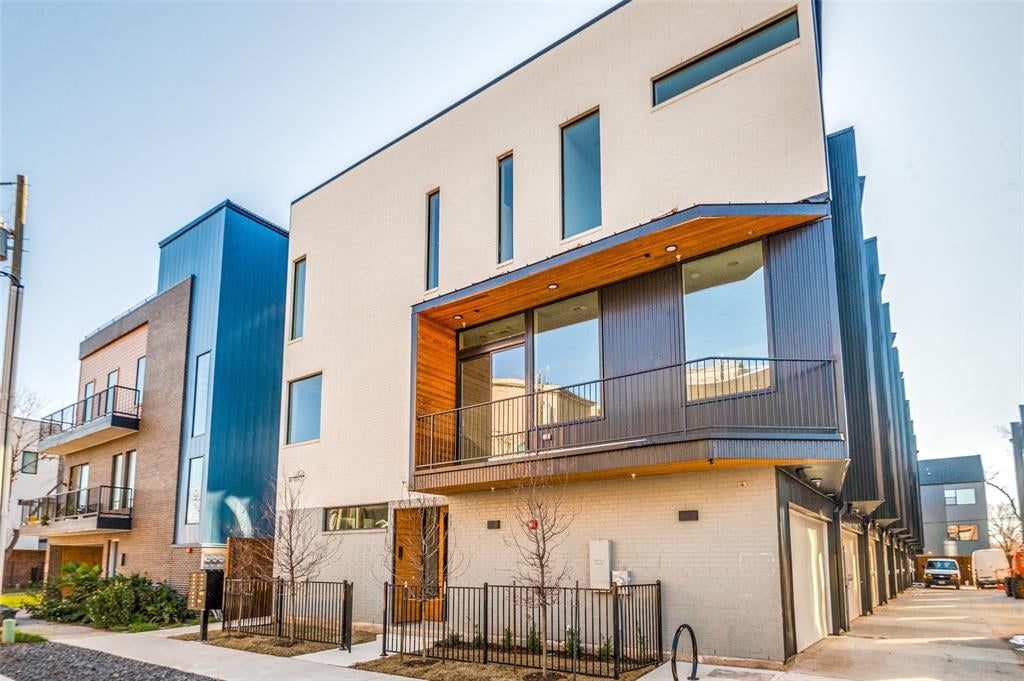 426 W 9th Street 104