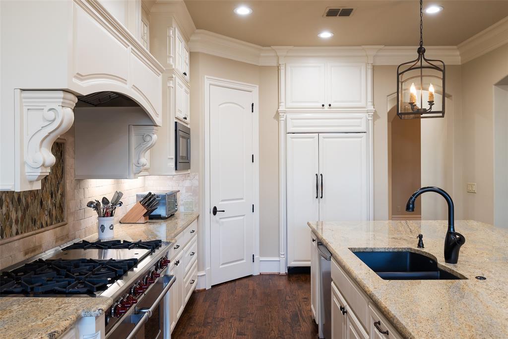 PRESTON HILLS - Residential