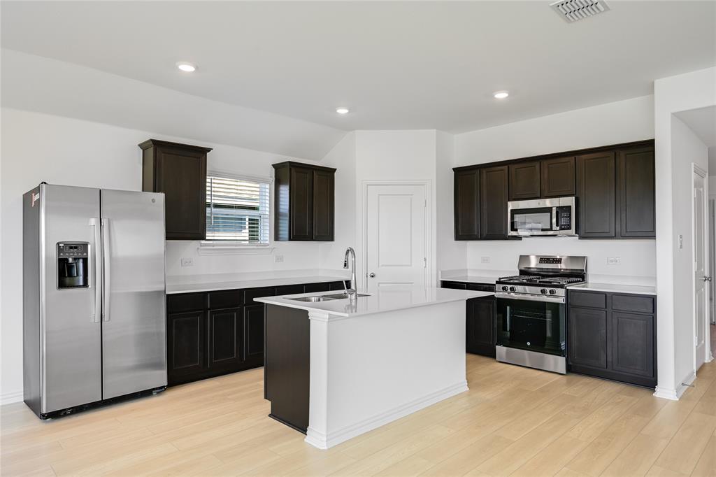 2126 Tule Way