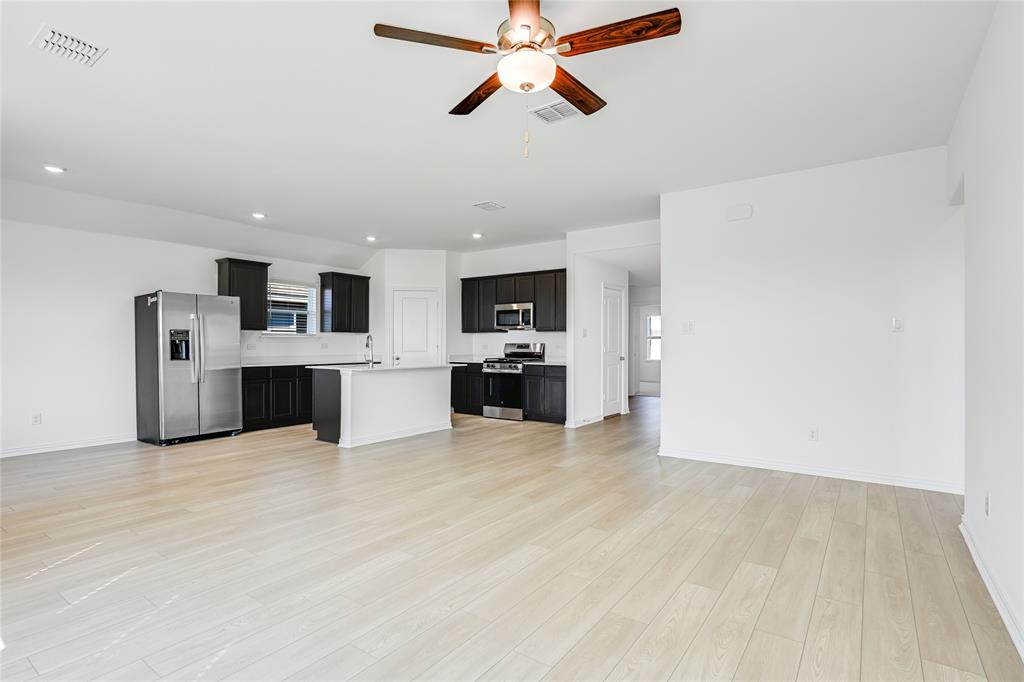 2126 Tule Way