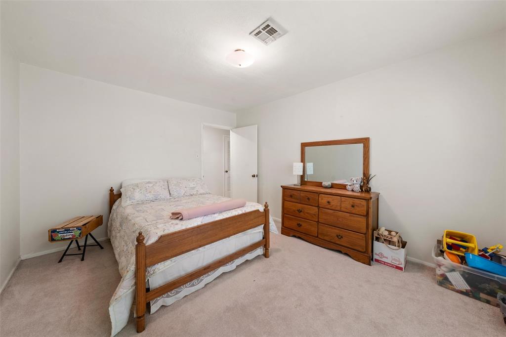 Holmes E W - Residential