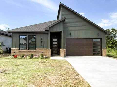 Photo of 5216 Farnsworth AVE, Fort Worth, TX 76107 (MLS # 21314939)