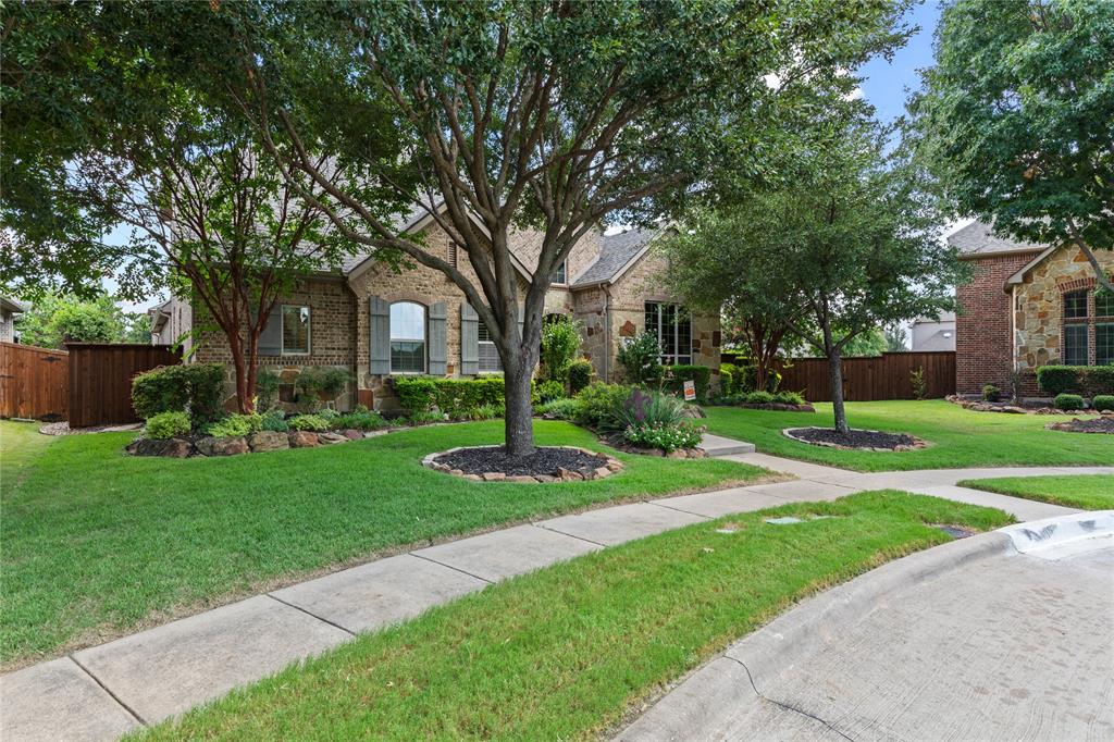 855 Blackwood Drive
