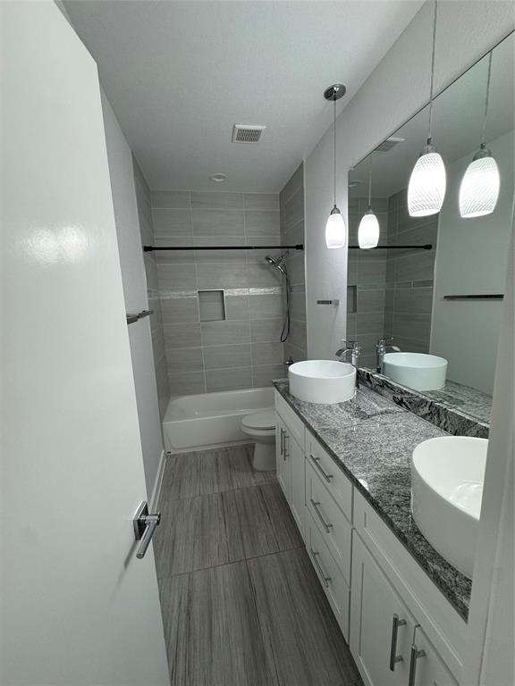 CREEKWOOD TOWNHOMES - Residential