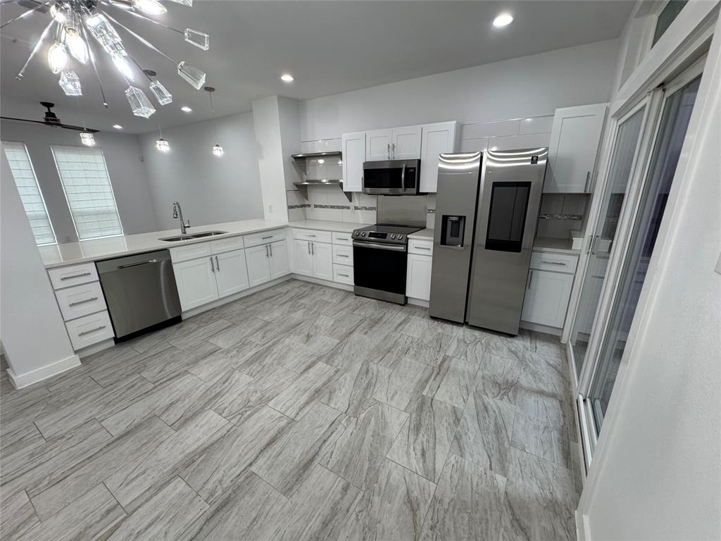 CREEKWOOD TOWNHOMES - Residential