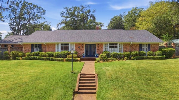 2725 PECAN DR, TYLER, TX 75701 - Image 3363814a9d117d3238c57ea62309f2ff/1416165167