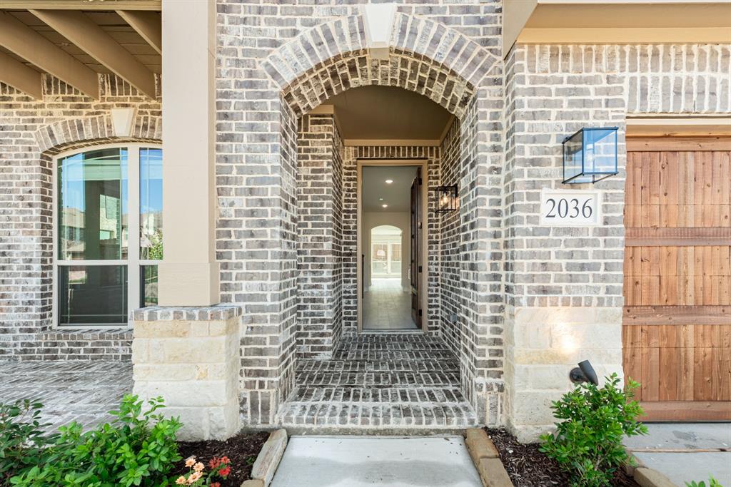2036 Flora Lane