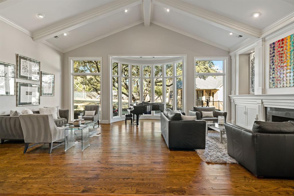 Willow Bend Country Ph One-R - Residential