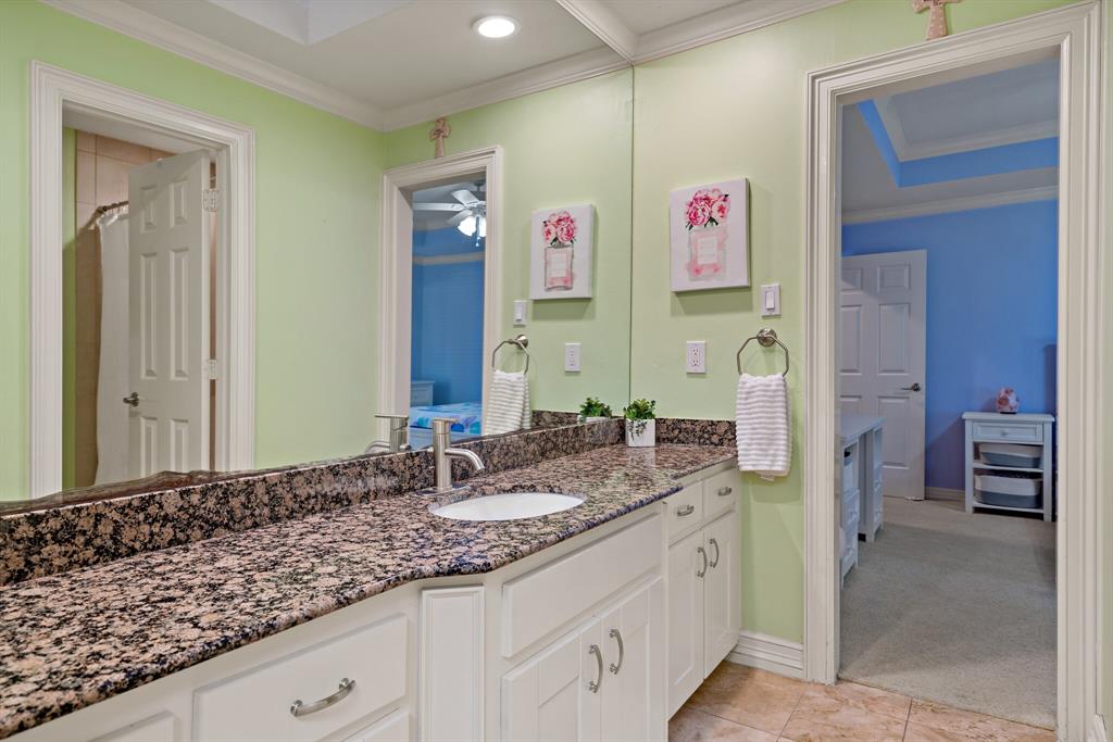 Willow Bend Country Ph One-R - Residential