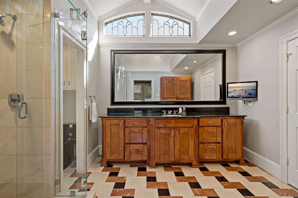 Willow Bend Country Ph One-R - Residential