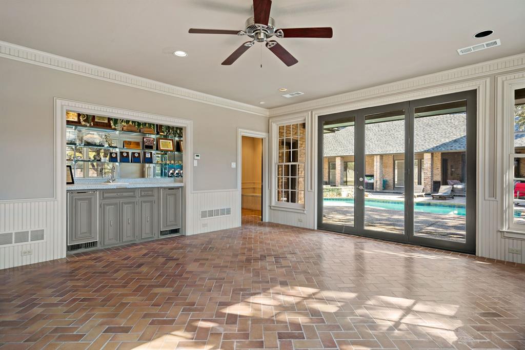 Willow Bend Country Ph One-R - Residential