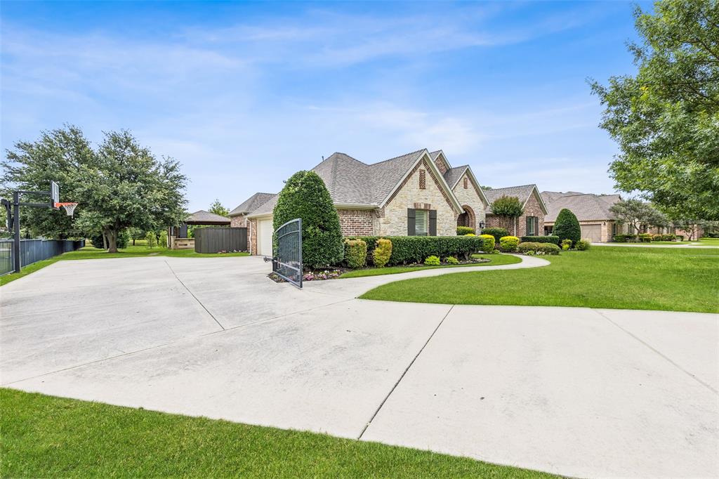 1910 Blue Forest Drive