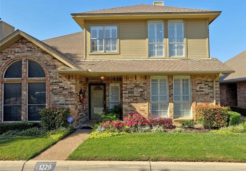 Photo of 1229 Wooded Trail, Hurst, TX 76053 (MLS # 21141375)