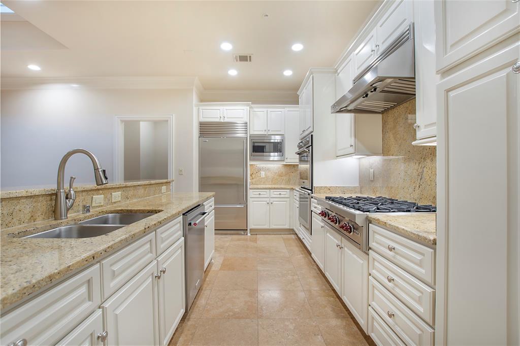 6425 Bandera Avenue 2D