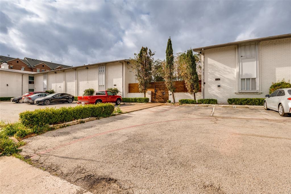 Los Nogales Condo - Residential