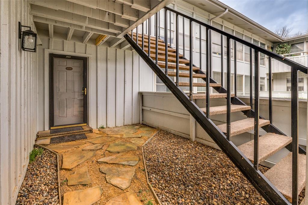 Los Nogales Condo - Residential