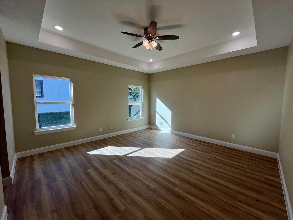 901 Holiday Hills