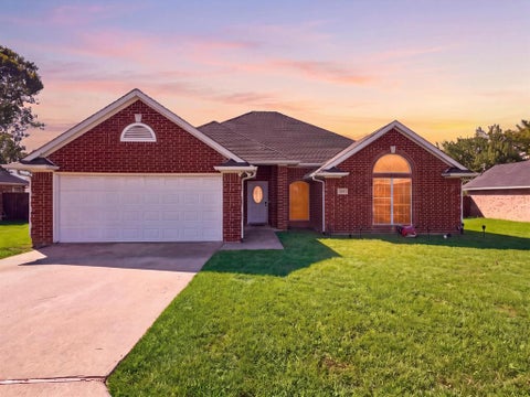Photo of 928 Calder Street, Howe, TX 75459 (MLS # 21405196)