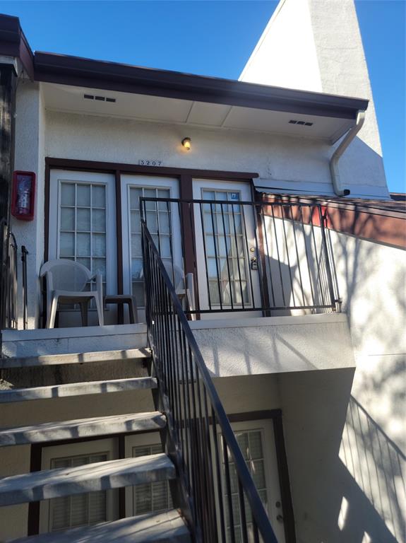 Emily Lane Condo - Residential