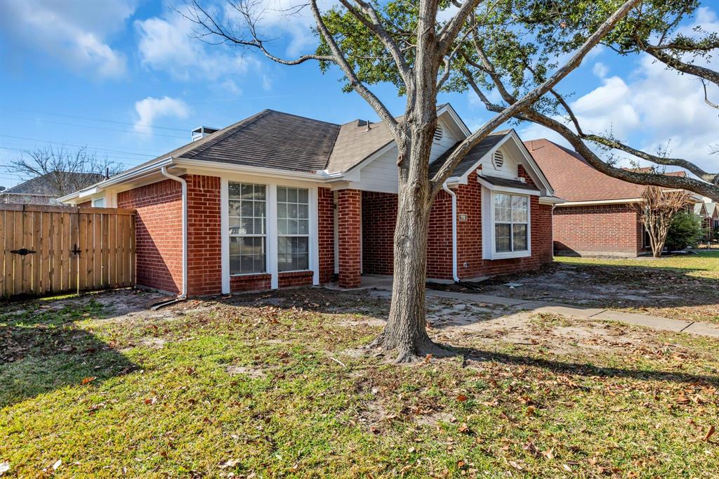 1112 Old Knoll Drive