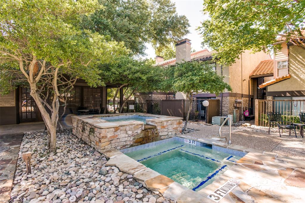 UNIVERSITY CROSSROADS I & II - Residential