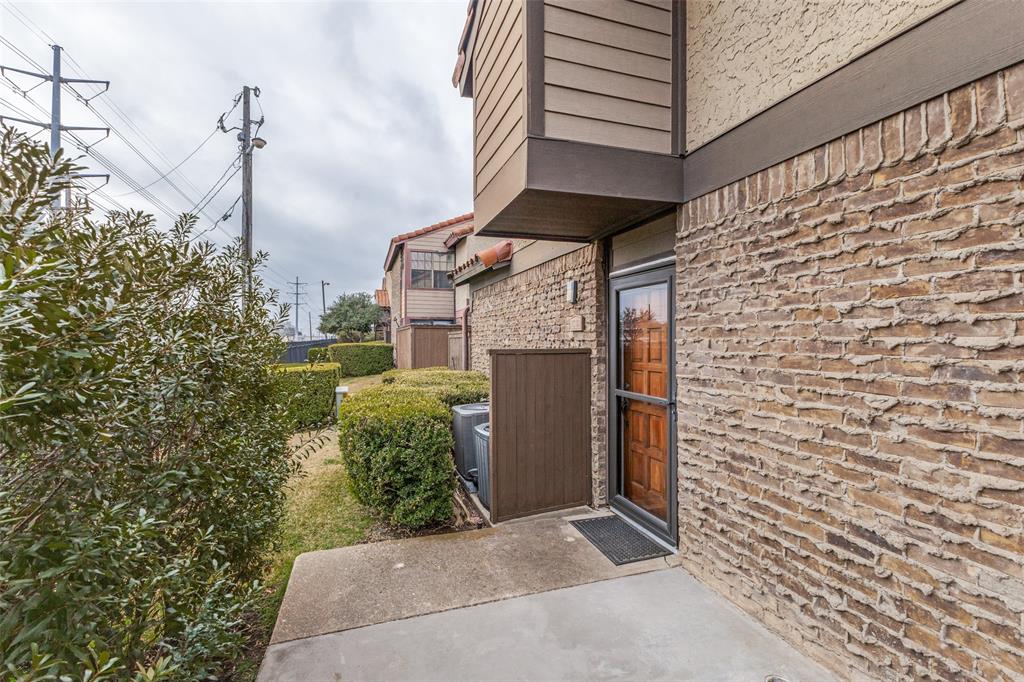 UNIVERSITY CROSSROADS I & II - Residential