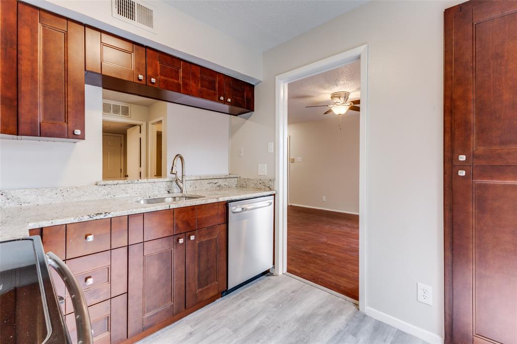 UNIVERSITY CROSSROADS I & II - Residential