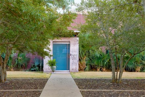 1302 Eastus Drive Dallas TX 75208