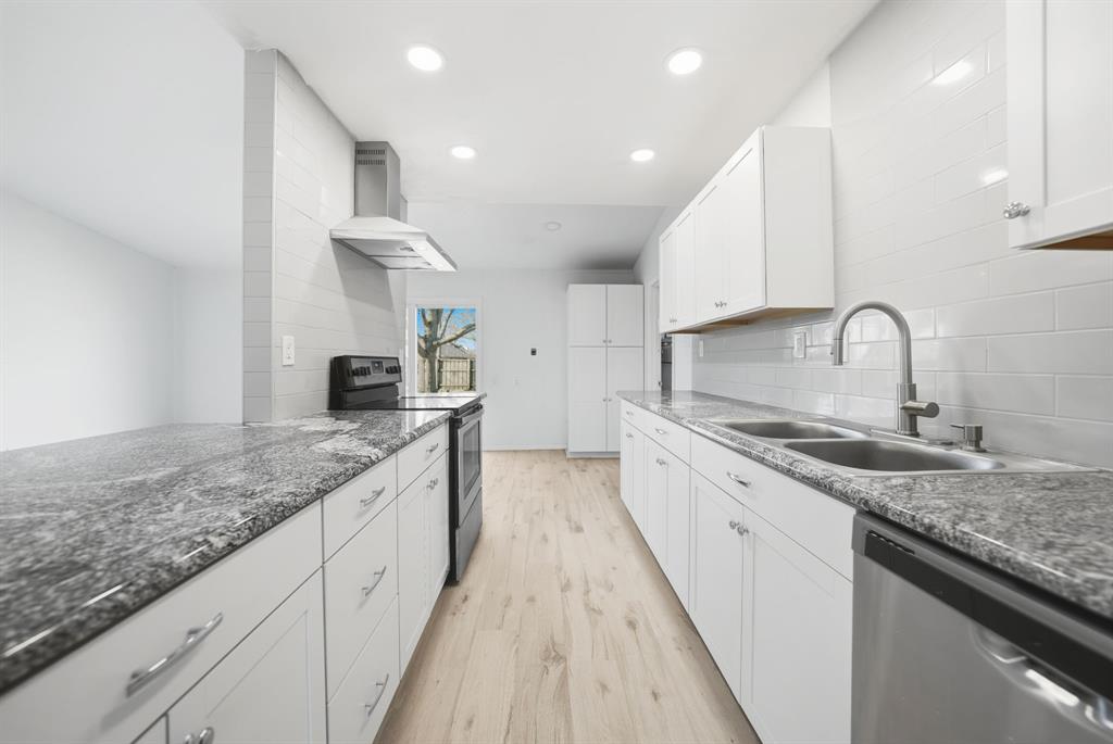 1705 Glenville Drive