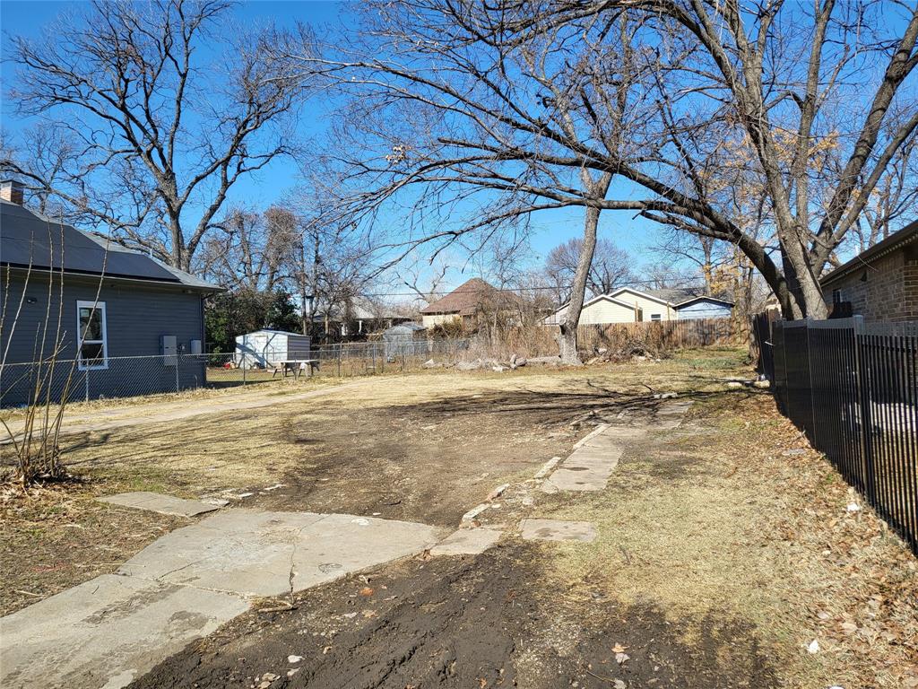 1021 E Richmond Avenue