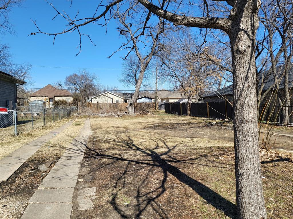 1021 E Richmond Avenue