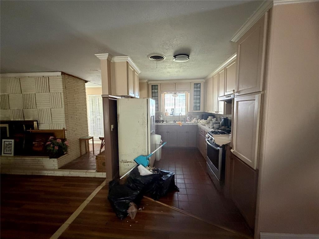 3016 Dreeben Drive