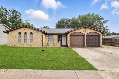 725 Meadowview Drive Crowley TX 76036