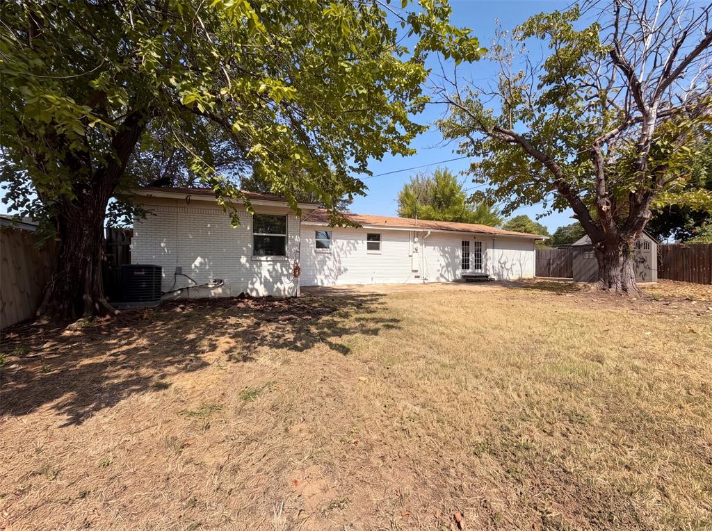 832 Central Drive
