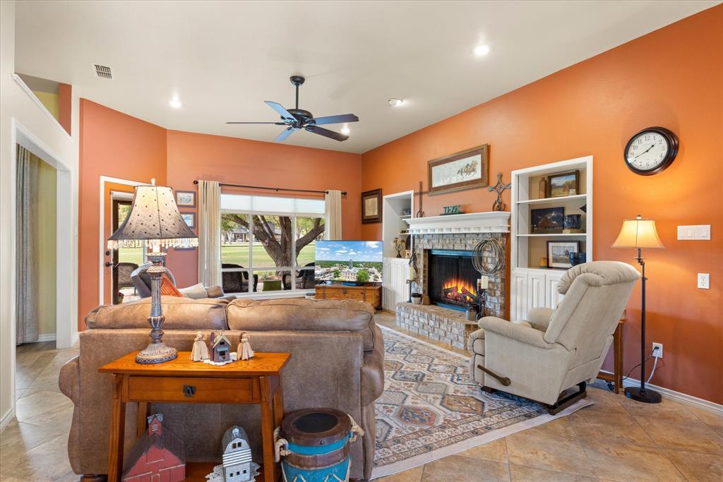 9004 Woodlawn Drive