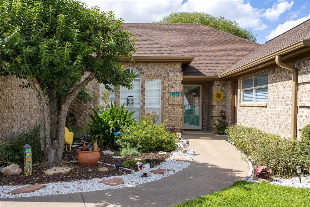 9004 Woodlawn Drive