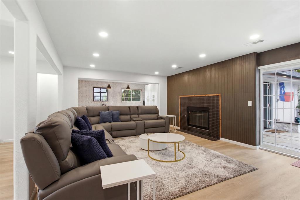 1705 Hatherly Drive