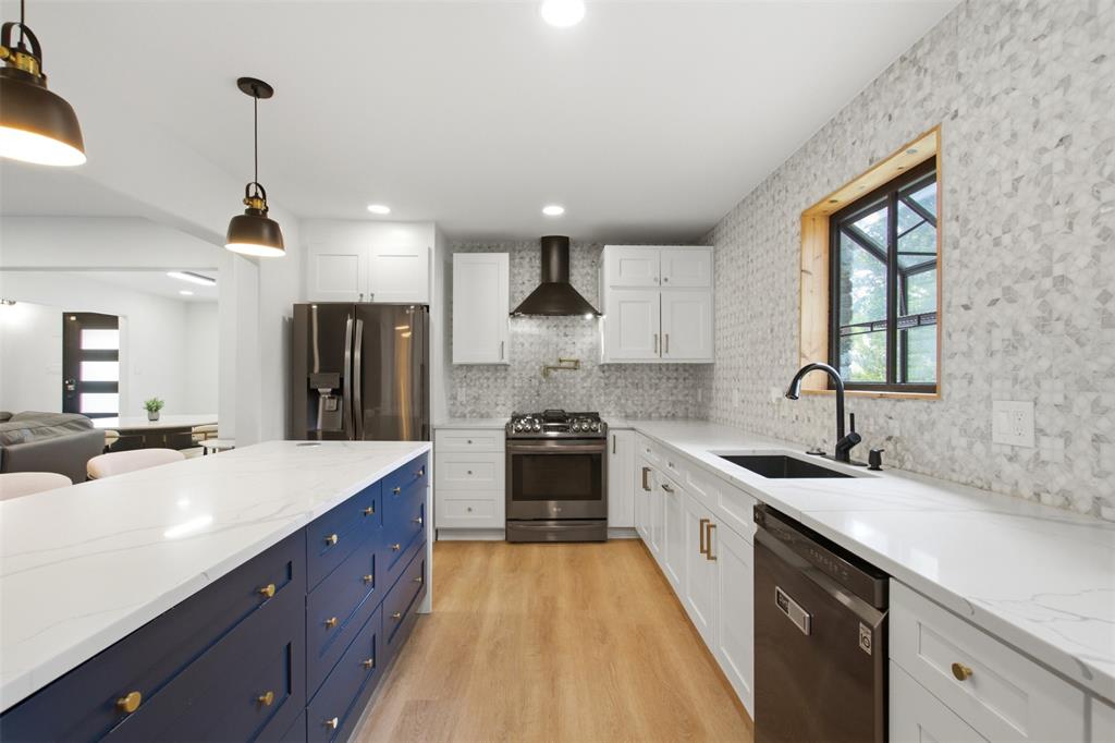 1705 Hatherly Drive
