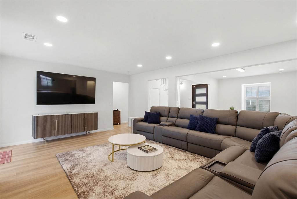 1705 Hatherly Drive