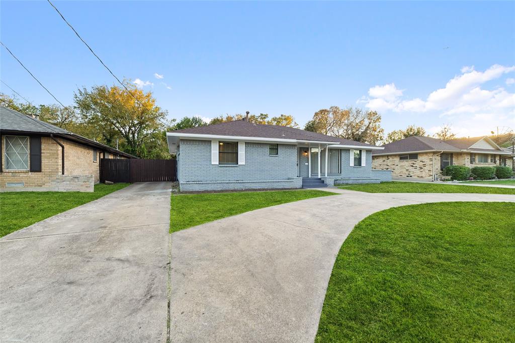 Country Club Manor - Residential