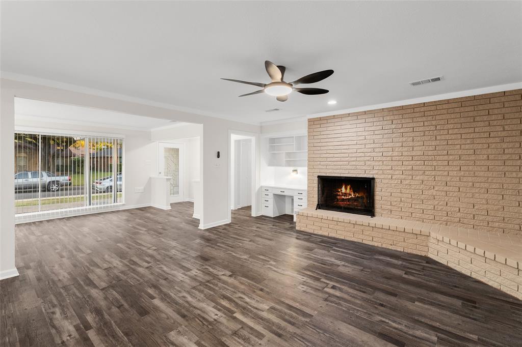 Country Club Manor - Residential