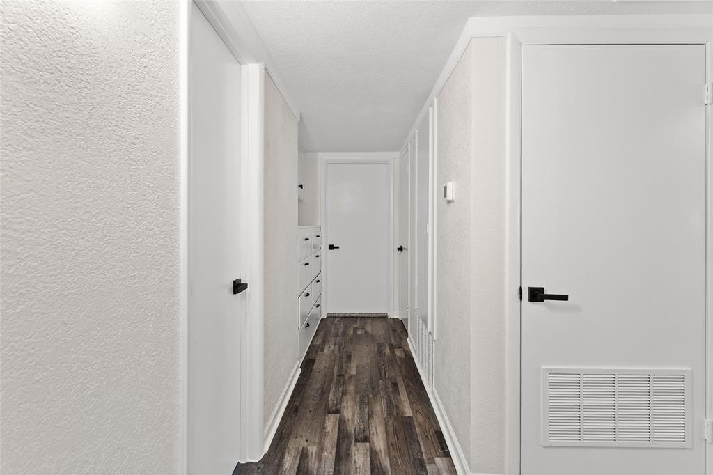 Country Club Manor - Residential