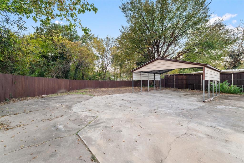 Country Club Manor - Residential