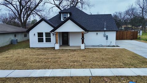 802 S Medora Street Terrell TX 75160