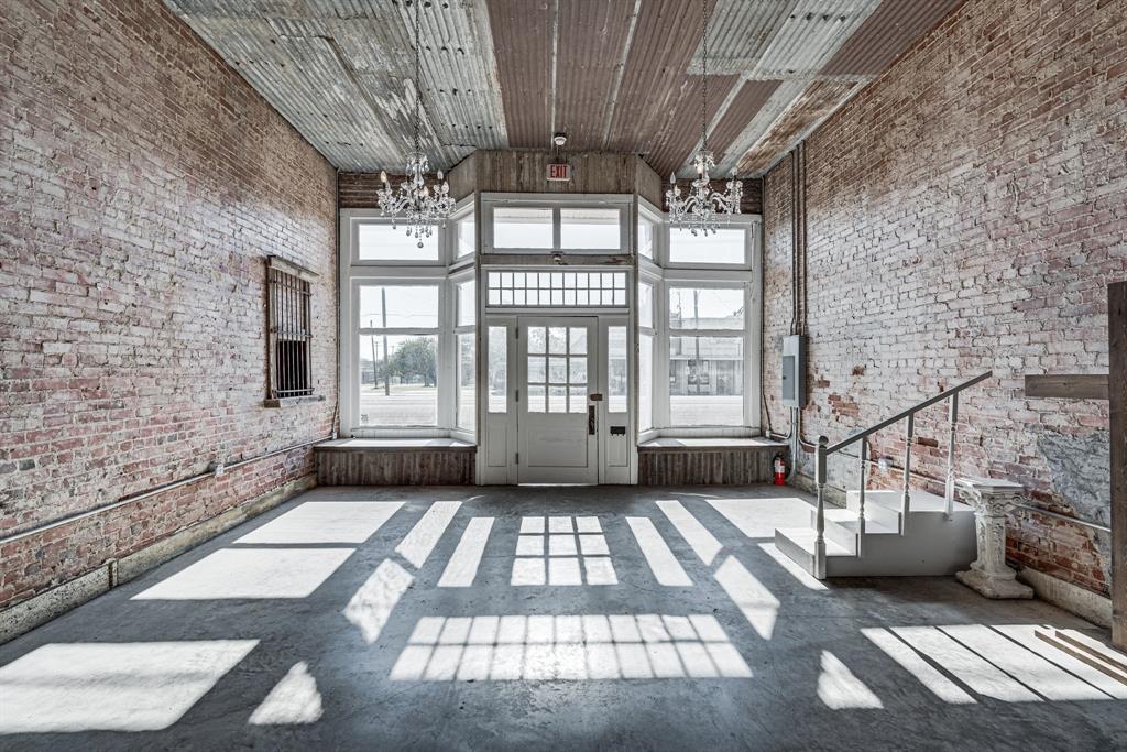 102 / 104 S Main Street