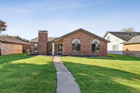 2926 Chariot Lane Garland TX 75044
